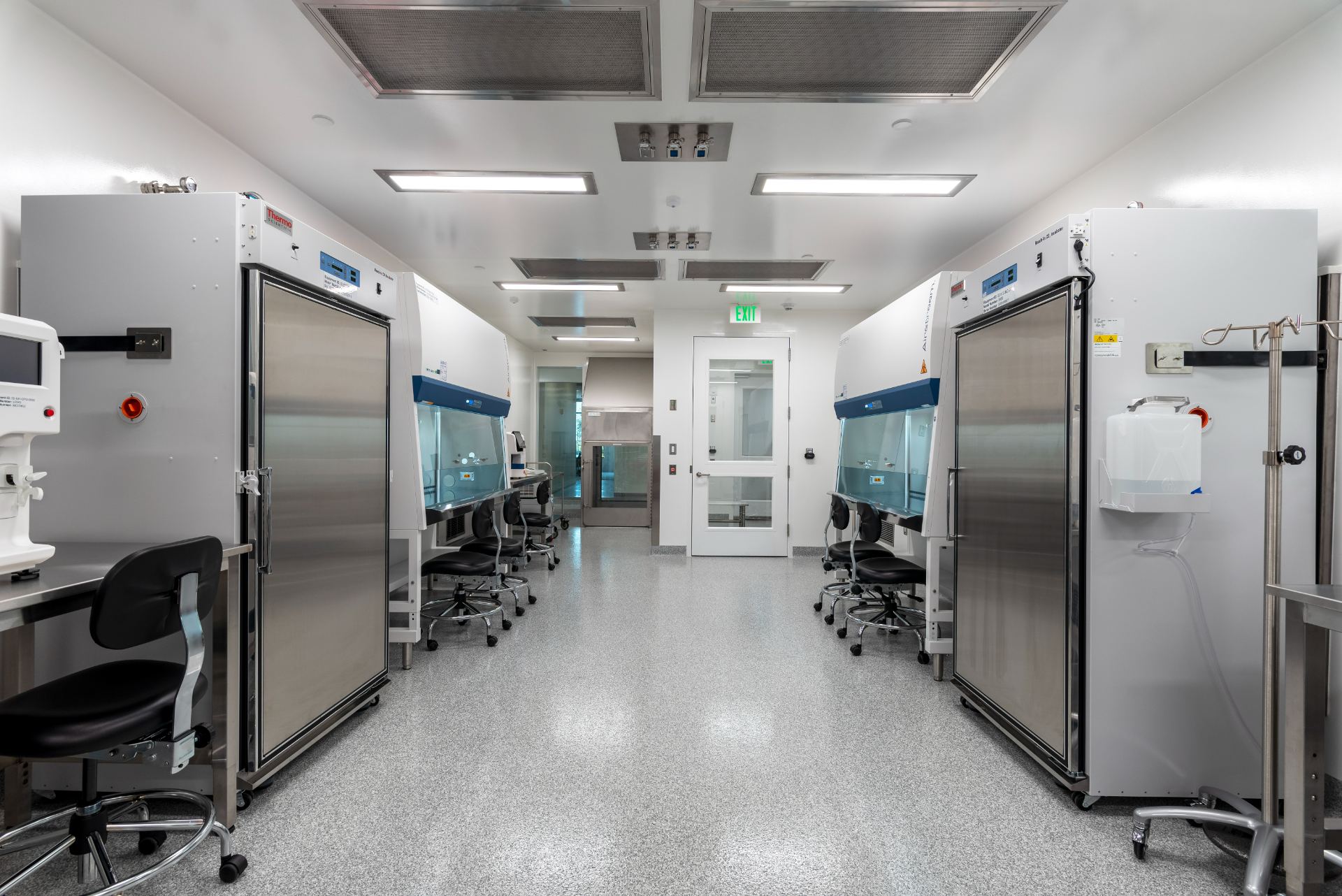 GeneFab cGMP cleanroom